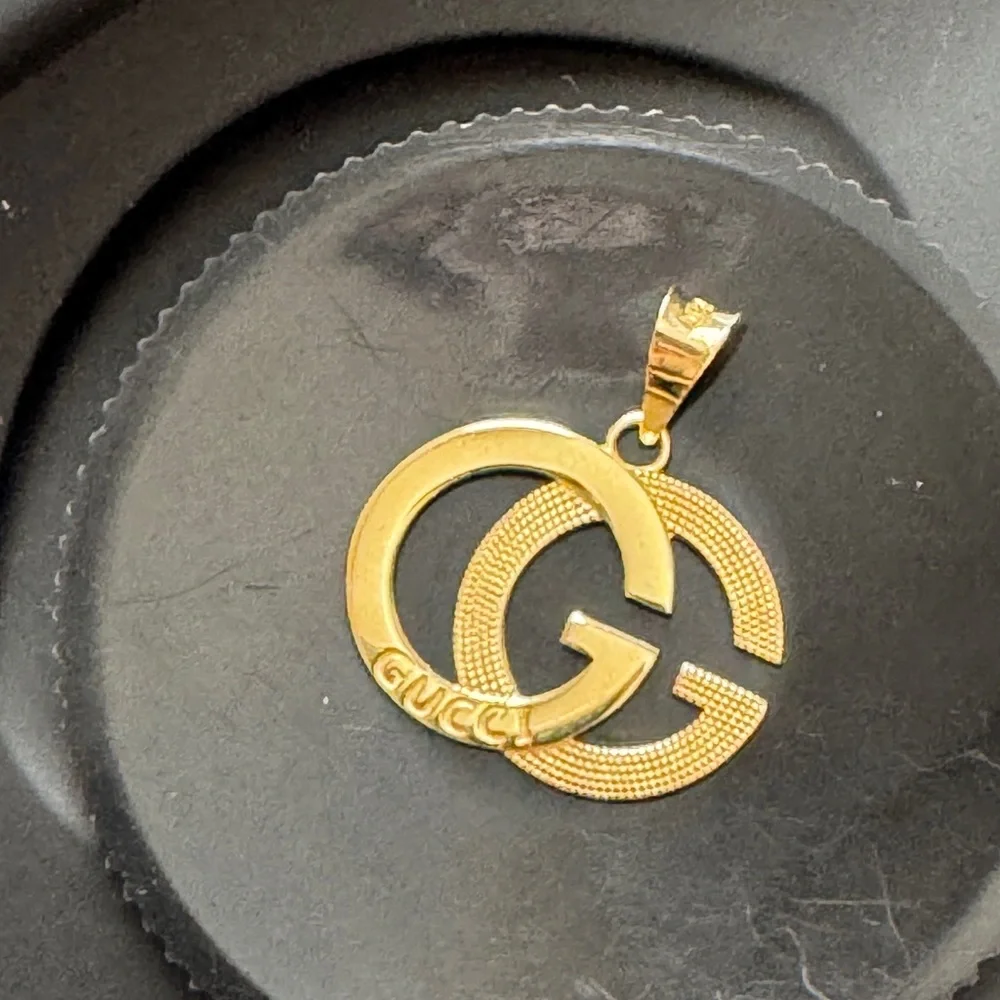 18k Solid Yellow Gold GG Pendant Unisex 2.11 gm Brand New - Picture 5 of 5